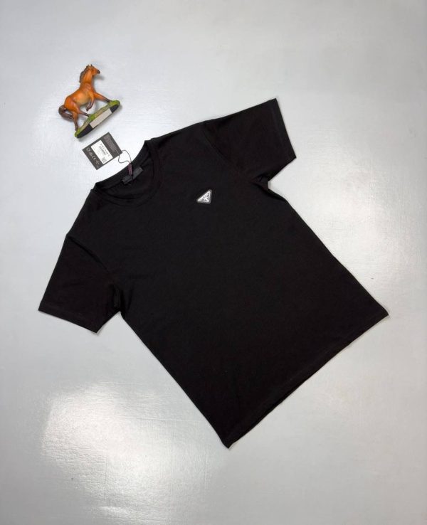 Prada Milano Logo Plain Cotton T-shirt in black color Prada Milano Logo Plain Cotton T-shirt in black color