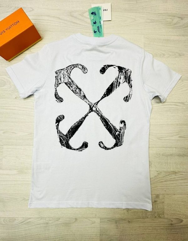 T-shirts Scratch Arrow Logo Print in white color T-shirts Scratch Arrow Logo Print in white color
