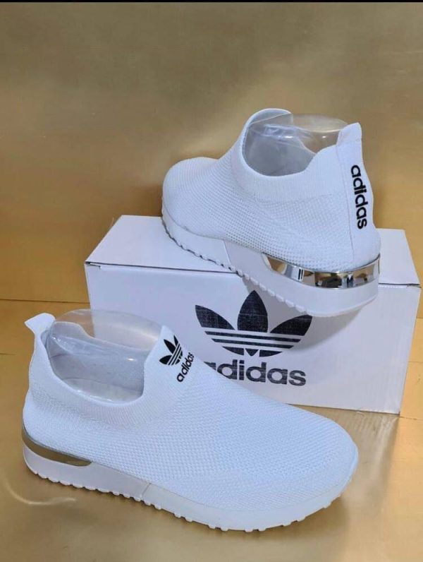 Adidas Pumps Style Comfort Trainer In white Color Adidas Pumps Style Comfort Trainer In white Color