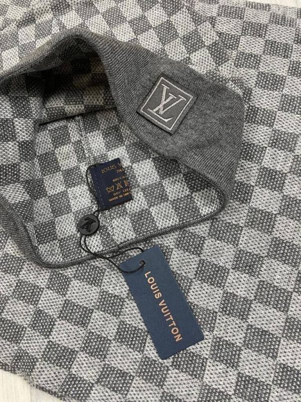 Louis Vuitton Hat and Scarf grey set Louis Vuitton Hat and Scarf grey set
