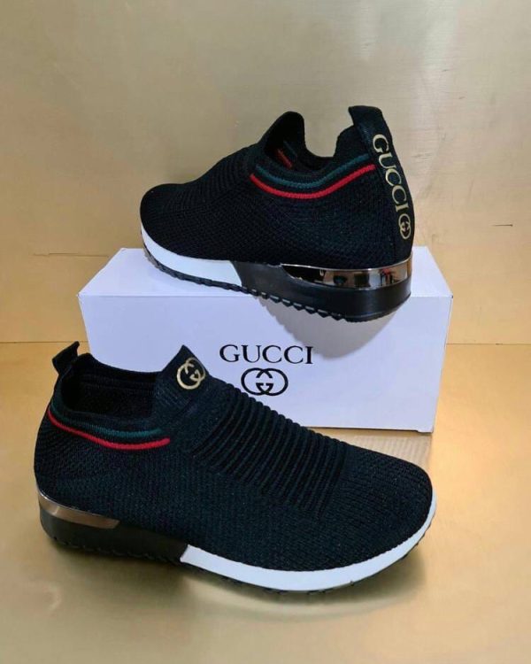 Gucci Pumps Style Comfort Trainer In black color