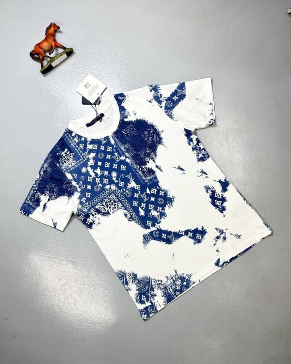 Louis Vuitton LV Monogram T-shirts in white color Louis Vuitton LV Monogram T-shirts in white color