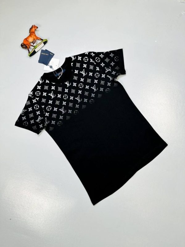 Lv Louis Vuitton Monogram T-shirt in Black color Lv Louis Vuitton Monogram T-shirt in Black color