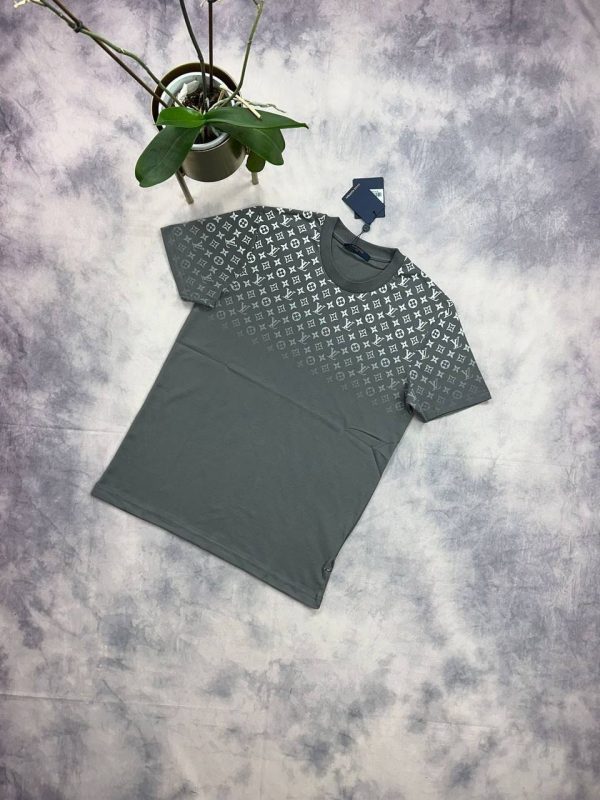 Louis Vuitton Monogram Gradient T-shirts in grey Color Louis Vuitton Monogram Gradient T-shirts in grey Color