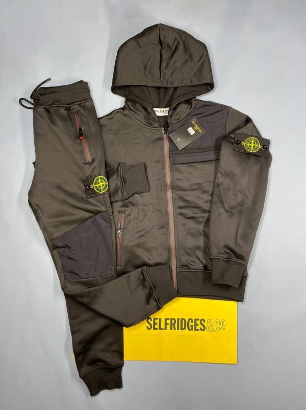Stone Island Kids Tracksuit in green color Stone Island Kids Tracksuit in green color