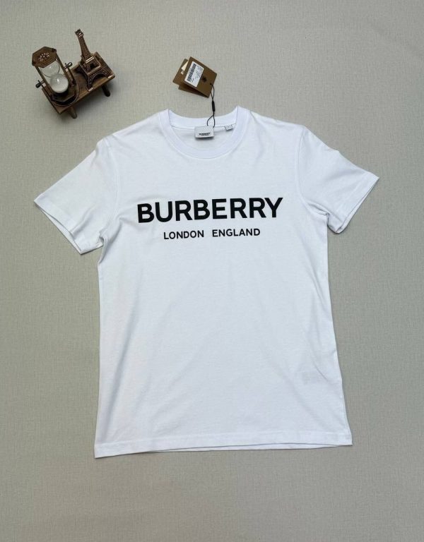 Burberry London England T-Shirt Printed Tshirt in white color Burberry London England T-Shirt Printed Tshirt in white color