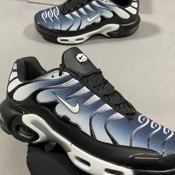 Nike Air Max TN Sneakers in black with blue fade color