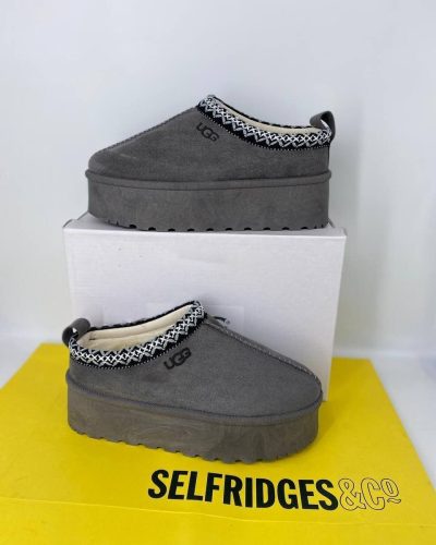 Ugg Slippers in grey Color
