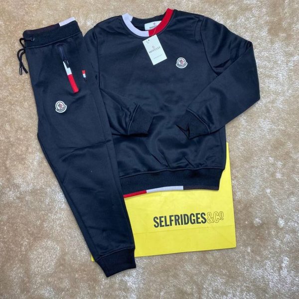 MONCLER KIDS TRACKSUIT in black Color
