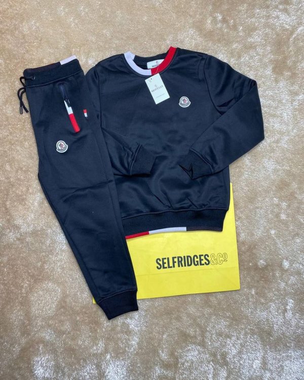 MONCLER KIDS TRACKSUIT in black Color