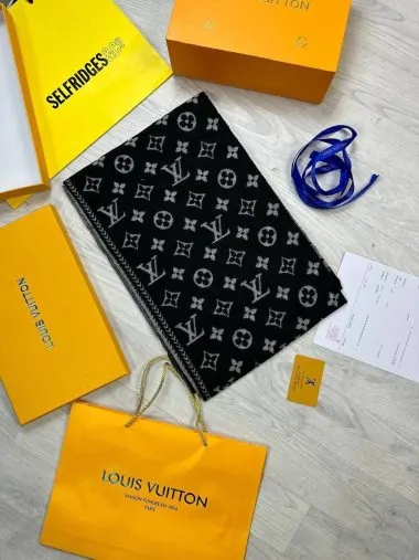 Louis Vuitton Scarf Black