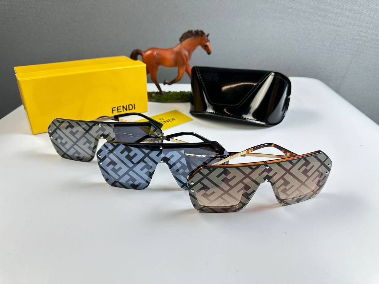 Fendi Vintage Aviator Sunglasses Luxury Frame In Black Brown & Blue Colors