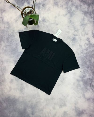 Ami Paris men’s t-shirt with tonal center logo in Black