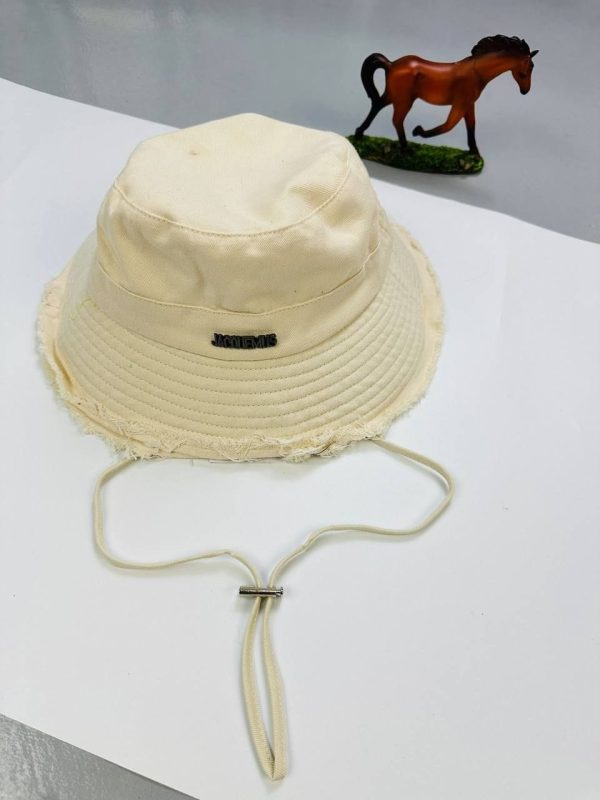 Jacquemus Bucket Hat beige