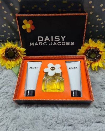 Marc Jacobs Daisy 3-Piece Perfume Gift Set – Floral & Elegant
