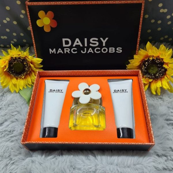 Marc Jacobs Daisy 3-Piece Perfume Gift Set – Floral & Elegant