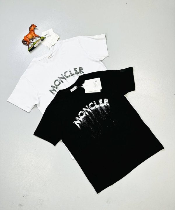 Moncler Classic Crew Neck T-Shirt Moncler Classic Crew Neck T-Shirt
