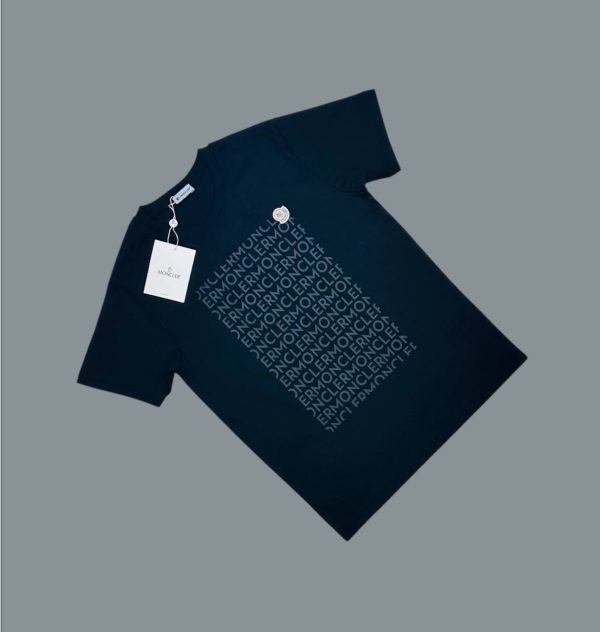 Moncler Logo Motif Men’s T-Shirt & Shorts Set 5 Moncler Logo Motif Men’s T-Shirt & Shorts Set 5