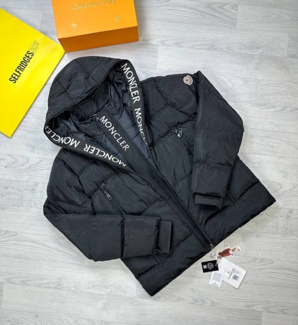 Moncler Montcla Puffer Jacket in black color