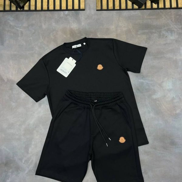 Moncler Shorts & T-Shirt Set – Classic Logo Casual Wear