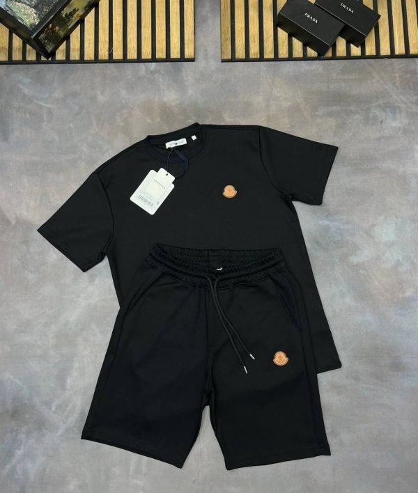 Moncler Shorts & T-Shirt Set – Classic Logo Casual Wear