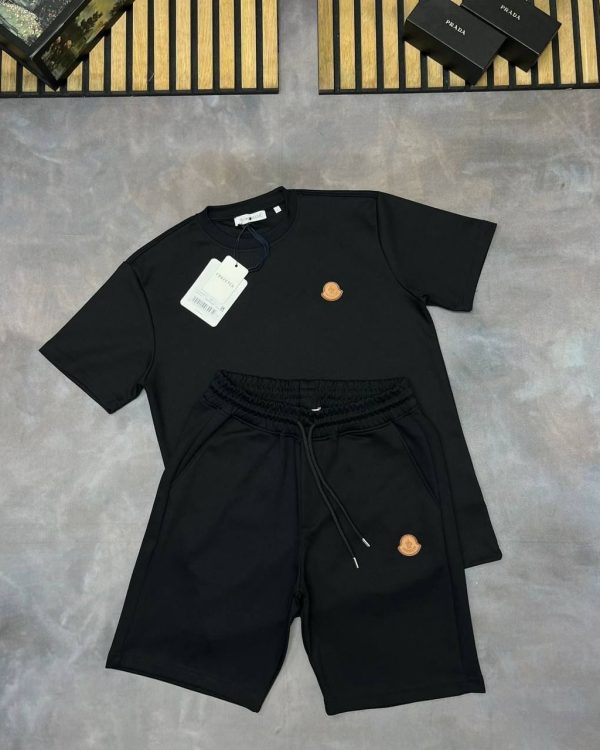 Moncler Shorts & T-Shirt Set – Classic Logo Casual Wear