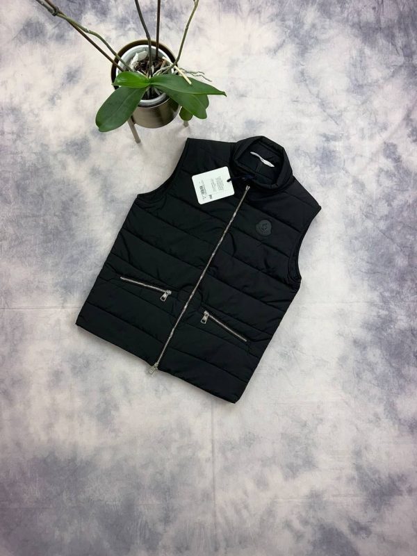 Moncler-Style Logo Gilet – Quilted Shell & Zip Pockets black Moncler-Style Logo Gilet – Quilted Shell & Zip Pockets black