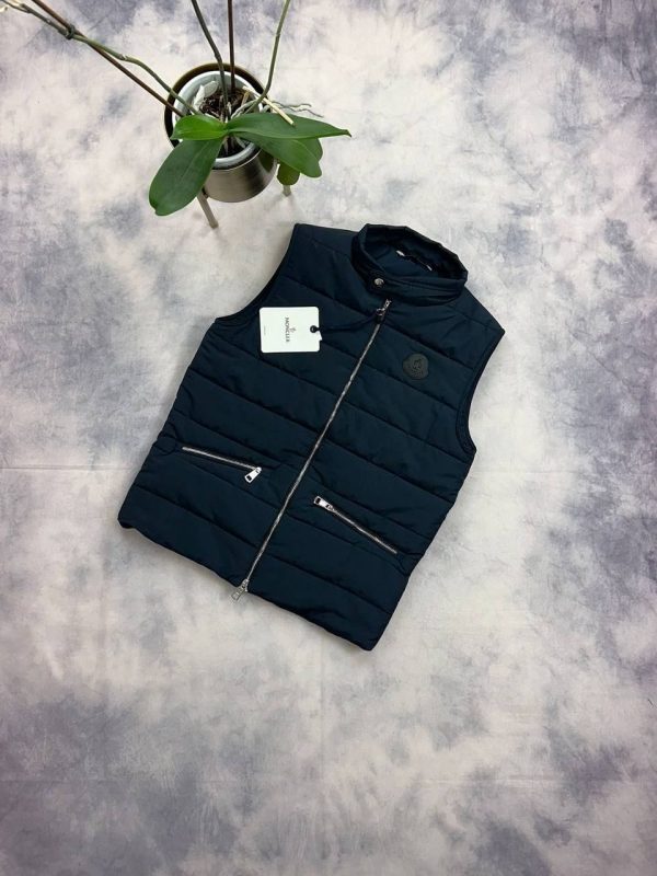 Moncler-Style Logo Gilet – Quilted Shell & Zip Pockets3 Moncler-Style Logo Gilet – Quilted Shell & Zip Pockets3