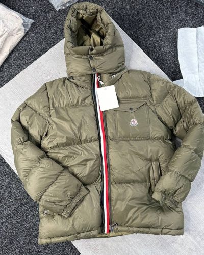 Moncler-Style Puffer Jacket – Hooded, Quilted Design in olive green