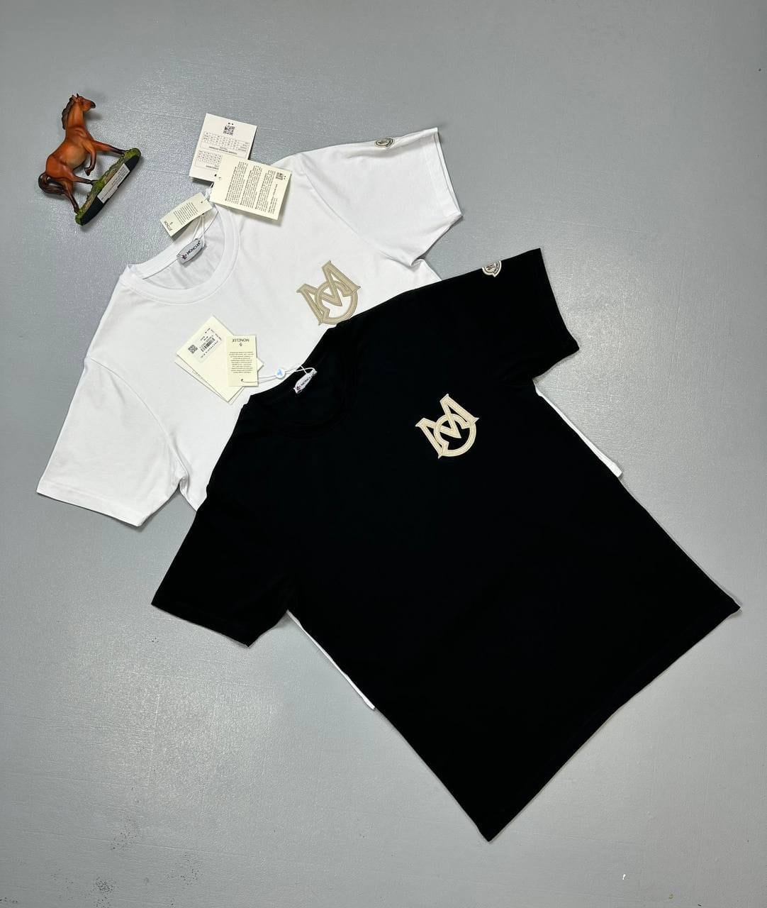 Moncler T-Shirt & Shorts Set – Black, Beige & Turquoise Design - Image 5