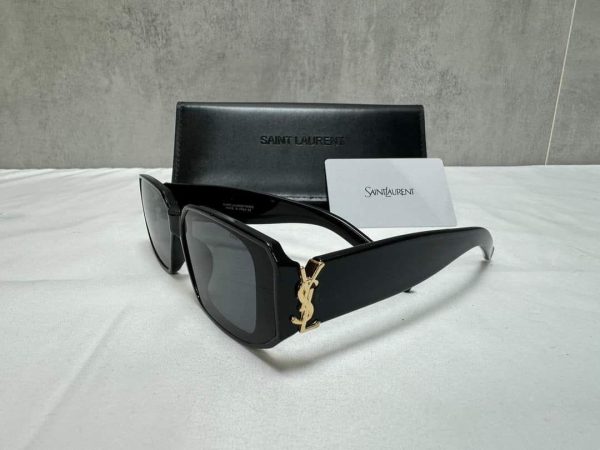 Saint Laurent SL Square Sunglasses in black color