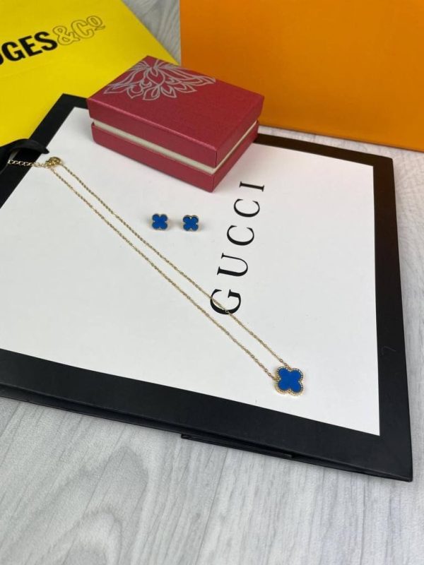 Van Cleef & Arpels Clover Necklace & Earrings Set in blue color Van Cleef & Arpels Clover Necklace & Earrings Set