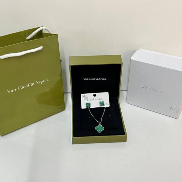Van Cleef & Arpels Four-Leaf Clover Green Necklace & Earrings Set