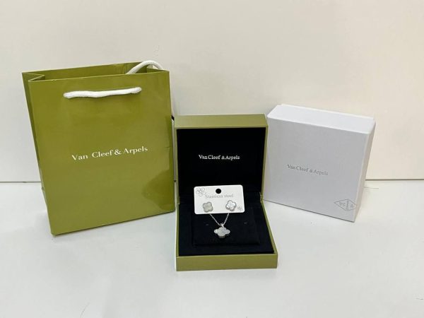 Van Cleef & Arpels Four-Leaf Clover Necklace & Earrings Van Cleef & Arpels Four-Leaf Clover Necklace & Earrings