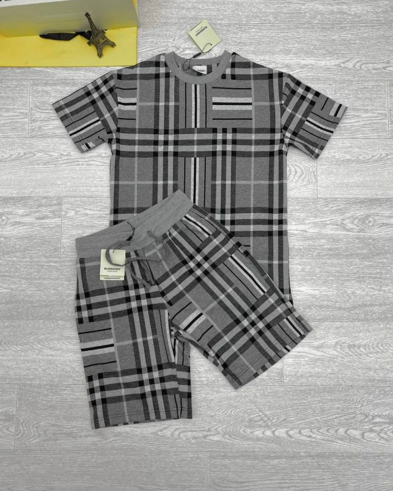 Burberry T-shirts & Shorts Set