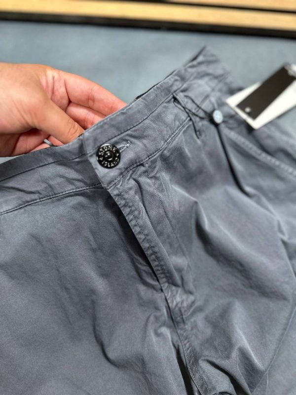 Stone Island Men's OLD-Effect Broken Cotton Twill Cargo Reps Pants grey Stone Island Men's OLD-Effect Broken Cotton Twill Cargo Reps Pants grey