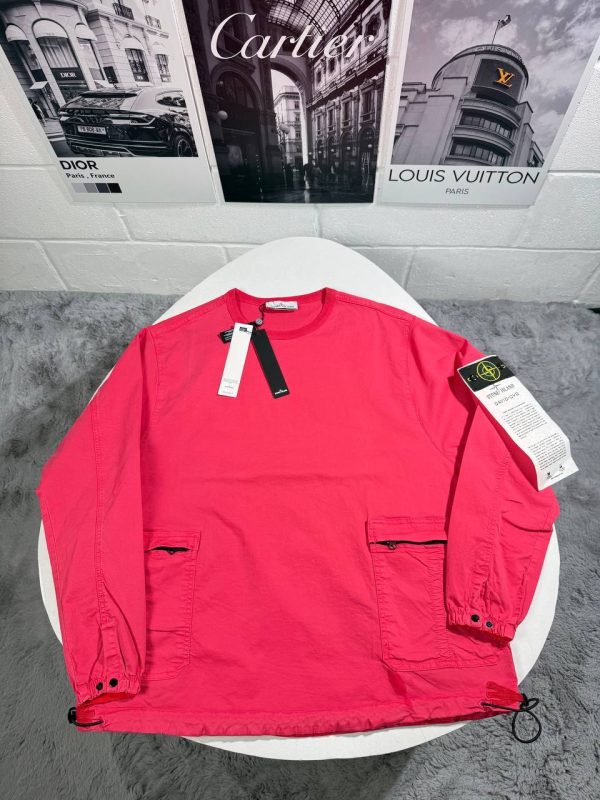 Stone Island Men's Patch Long Sleeve Crewneck Red Overshirt Stone Island Men's Patch Long Sleeve Crewneck Overshirt