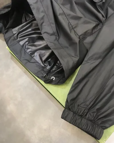 Black Waterproof Hooded Rain Jacket with Zippered Pockets AAA Quailty sleeves