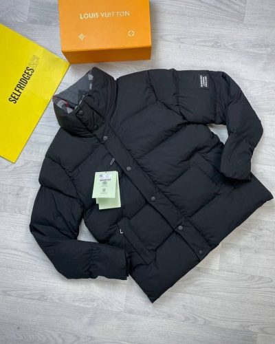 Burberry Black Puffer Replica Jacket with Detachable Sleeves for Men