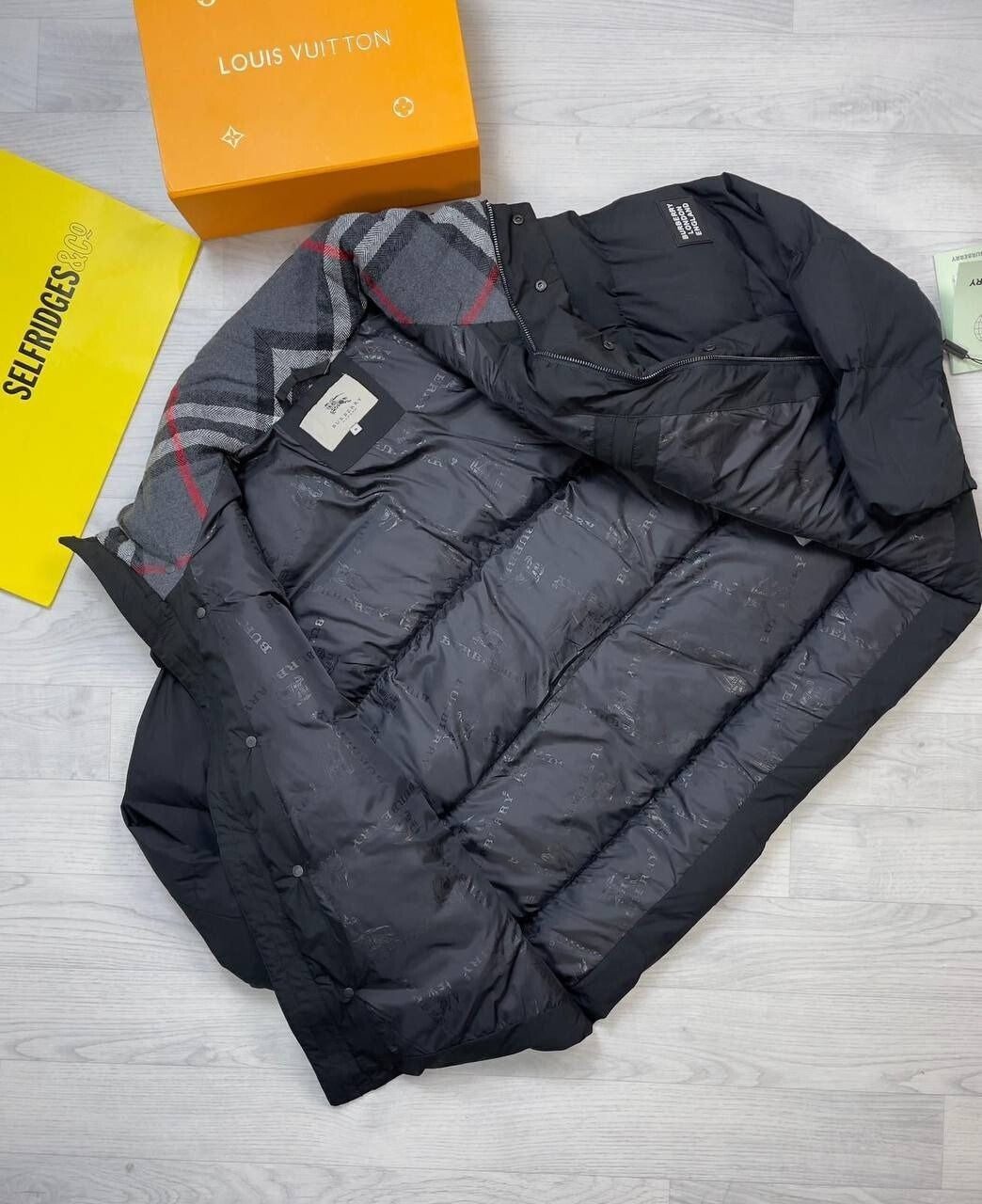 Burberry Black Puffer Replica Jacket with Detachable Sleeves for Men - Image 2