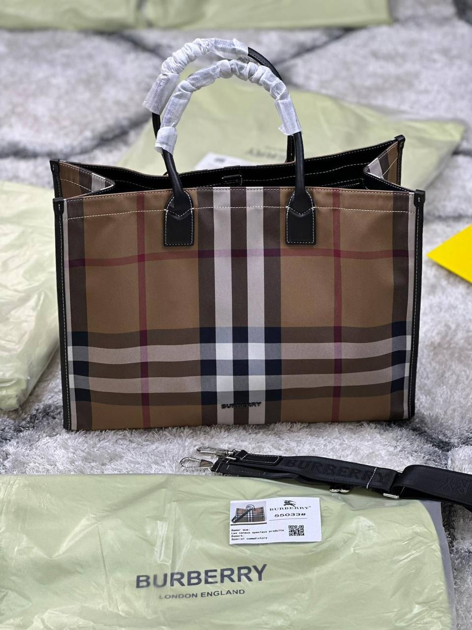 Burberry Denny Check Tote Messenger Bag - Image 2