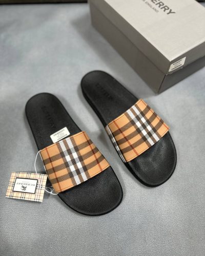 Burberry Furley Checked Rubber Fake Designer Sliders for Men – Brown