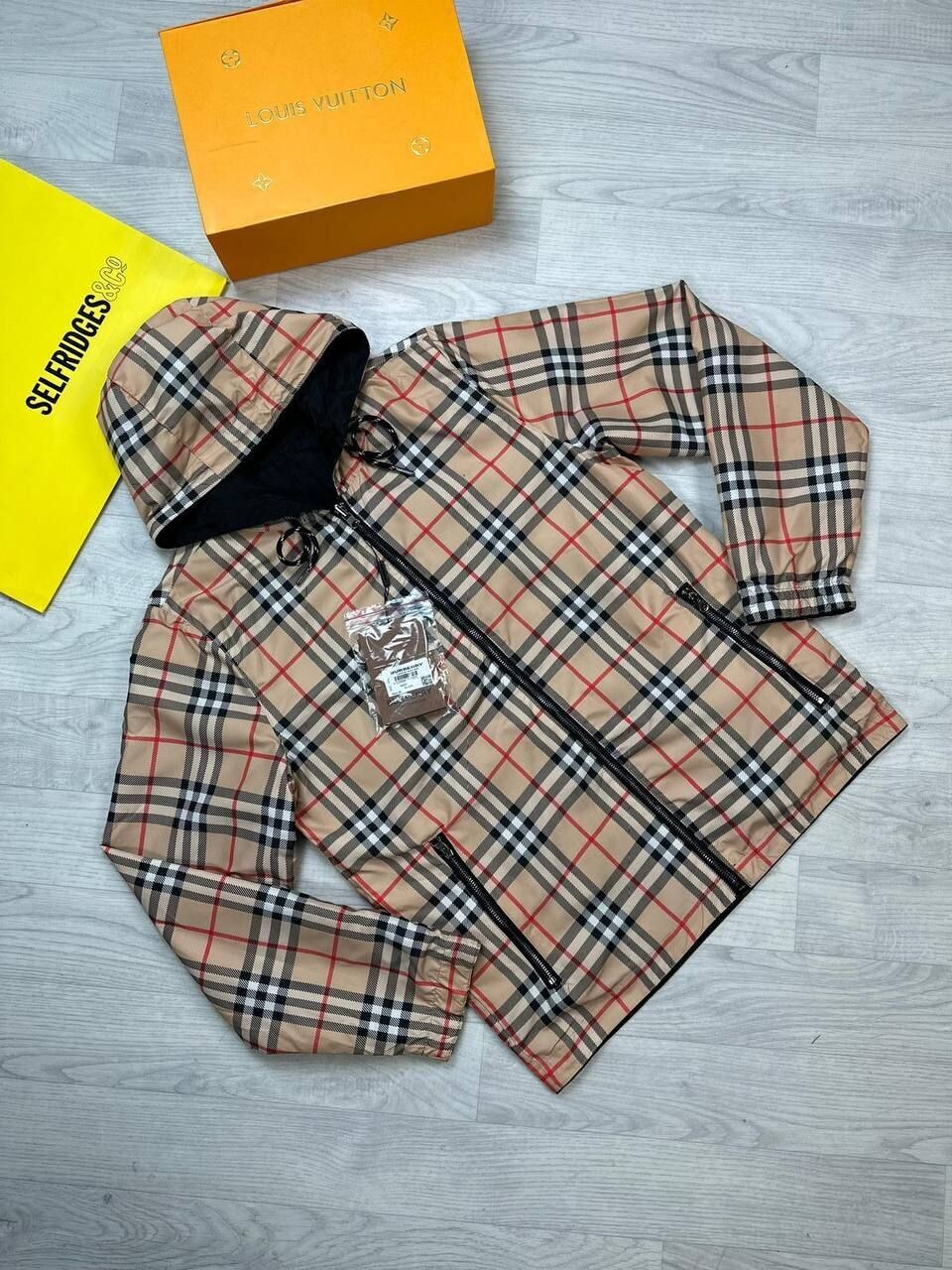 Burberry London Stretton Reversible Lightweight Jacket - Image 2
