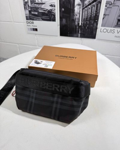 Burberry Men's Black Sling Waist Bag – Crossbody Style
