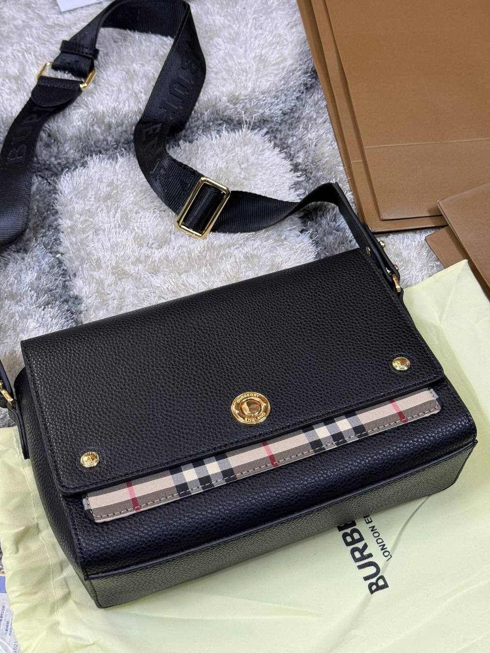 Burberry Women's Vintage Check Note Shoulder Bag – Black - Image 2