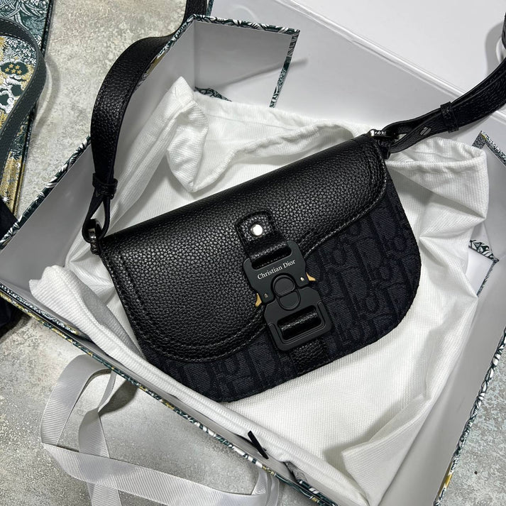 Christian Dior Mini Saddle Messenger AAA Quality Bag front veiw