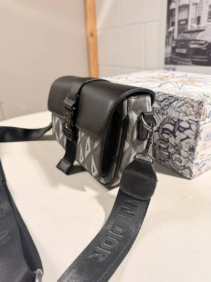 Dior AAA Quailty Hit the Road Messenger Bag side veiw