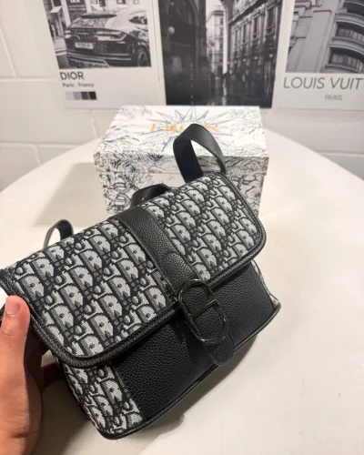 Dior Super Clone Quailty Saddle Heritage Messenger Bag ful veiw Dior Super Clone Quailty Saddle Heritage Messenger Bag ful veiw