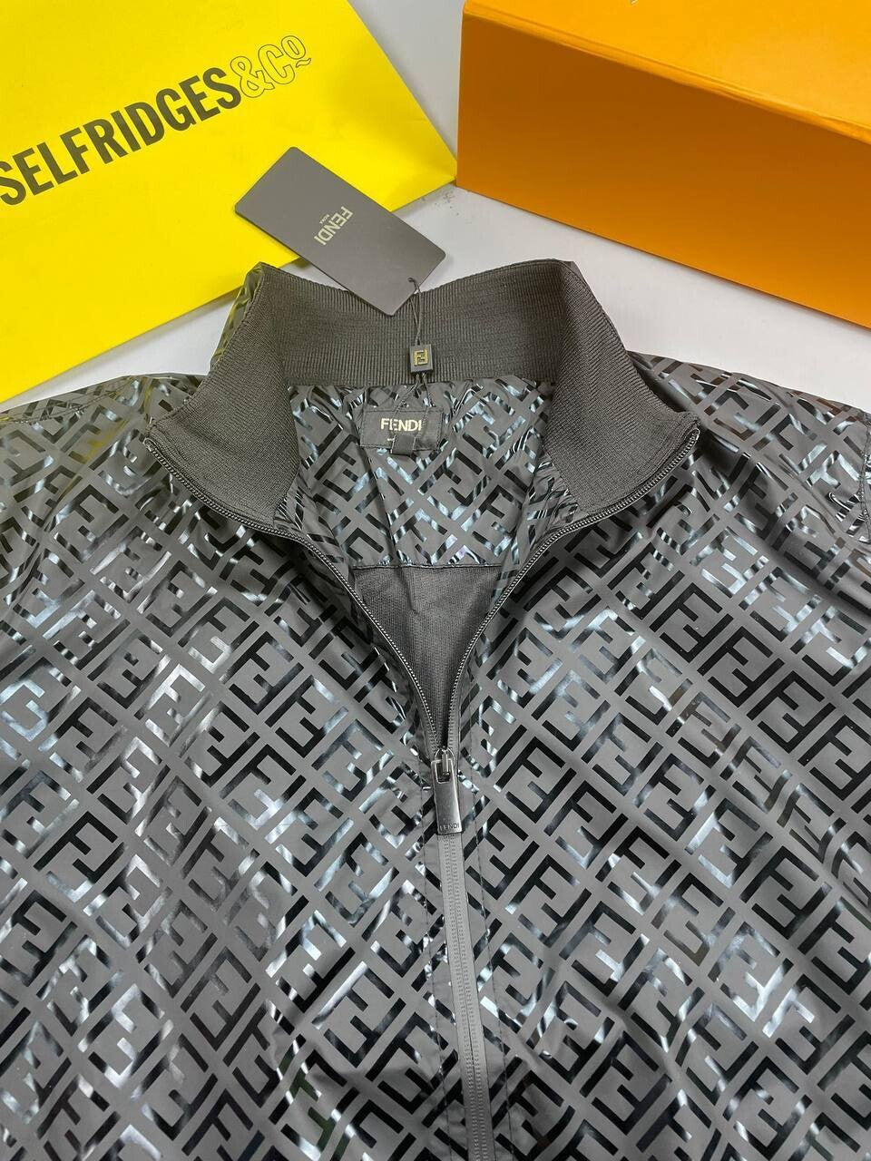 Fendi Oblique Black Cropped Puffer Fake Designer Jacket with Zip Fastening - Image 4
