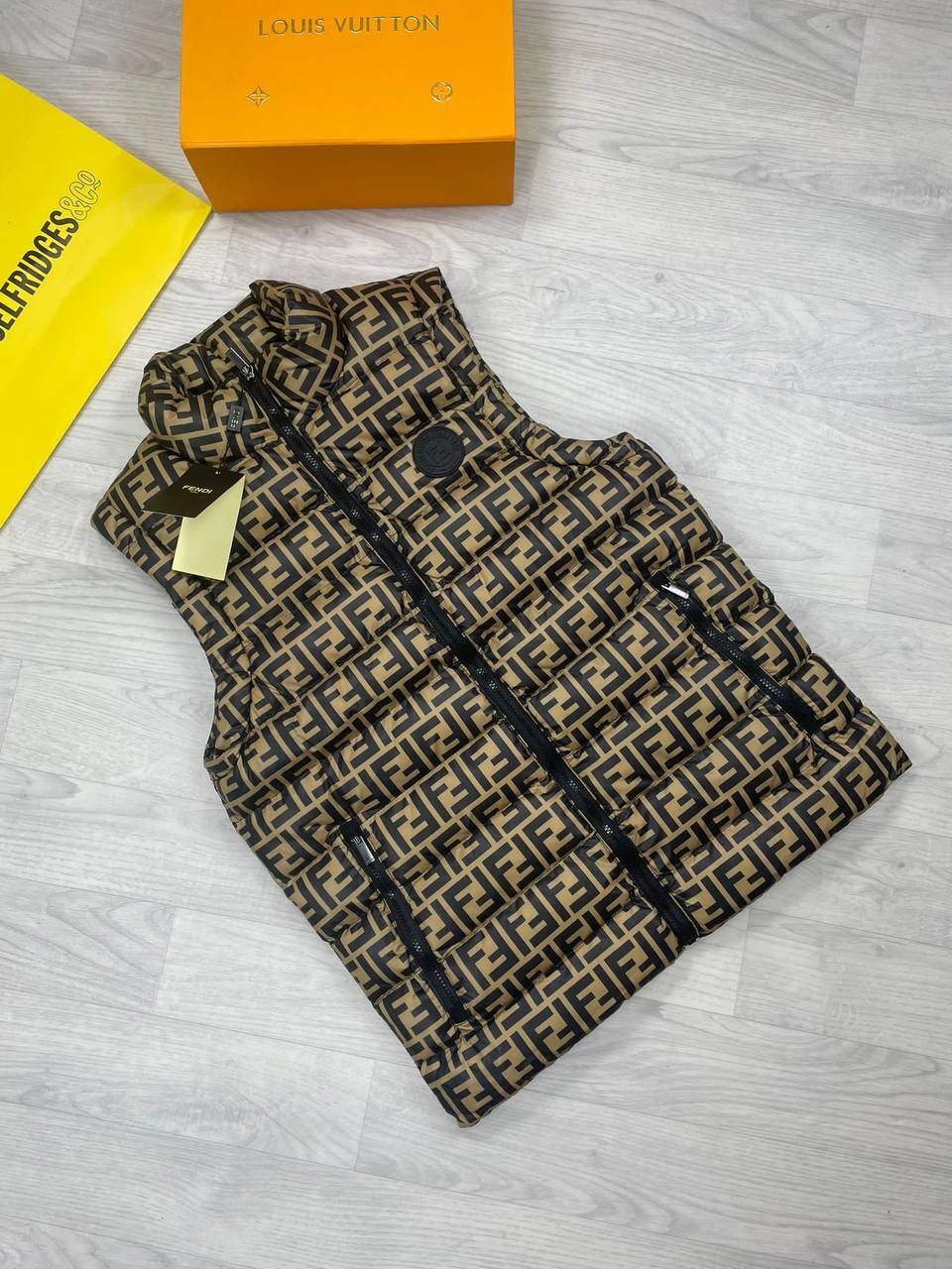 Fendi Oblique Down AAA Quality Bodywarmer – golden